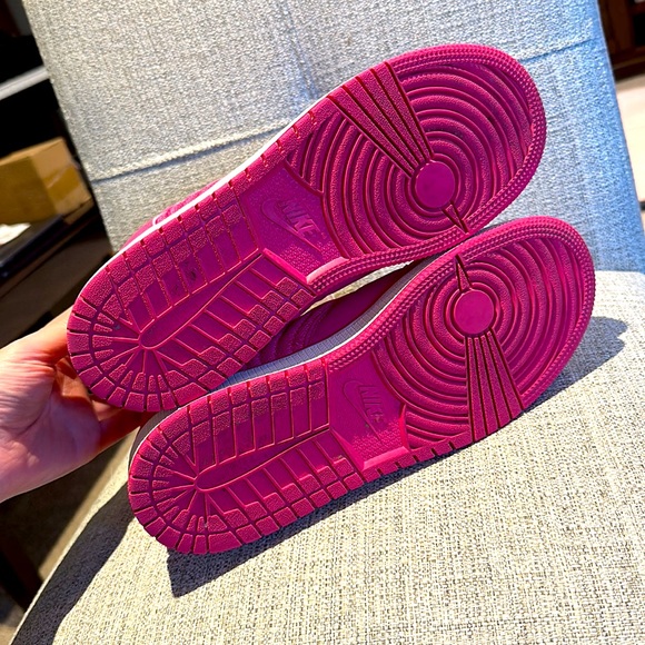 Girls Nike Jordan Shoes - Hot Pink - Picture 6 of 6